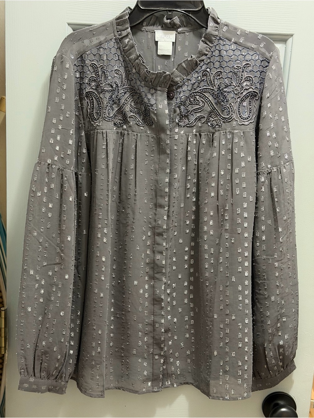 Chicos Lt Gray Embroidered Metallic Sequin Sheer Top Blouse Size 1/Small Holiday